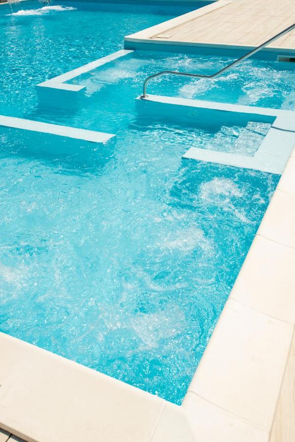 Hotel Residence Imperial 米萨诺阿德里亚蒂科 外观 照片